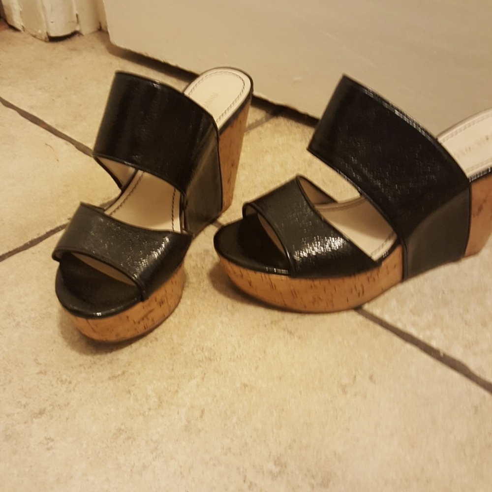 Black Nine West slip on wedge